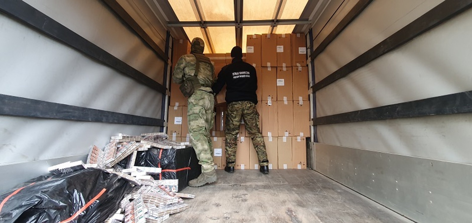 Przemytnik przewoził papierosy za 2 mln 500 tys. zł