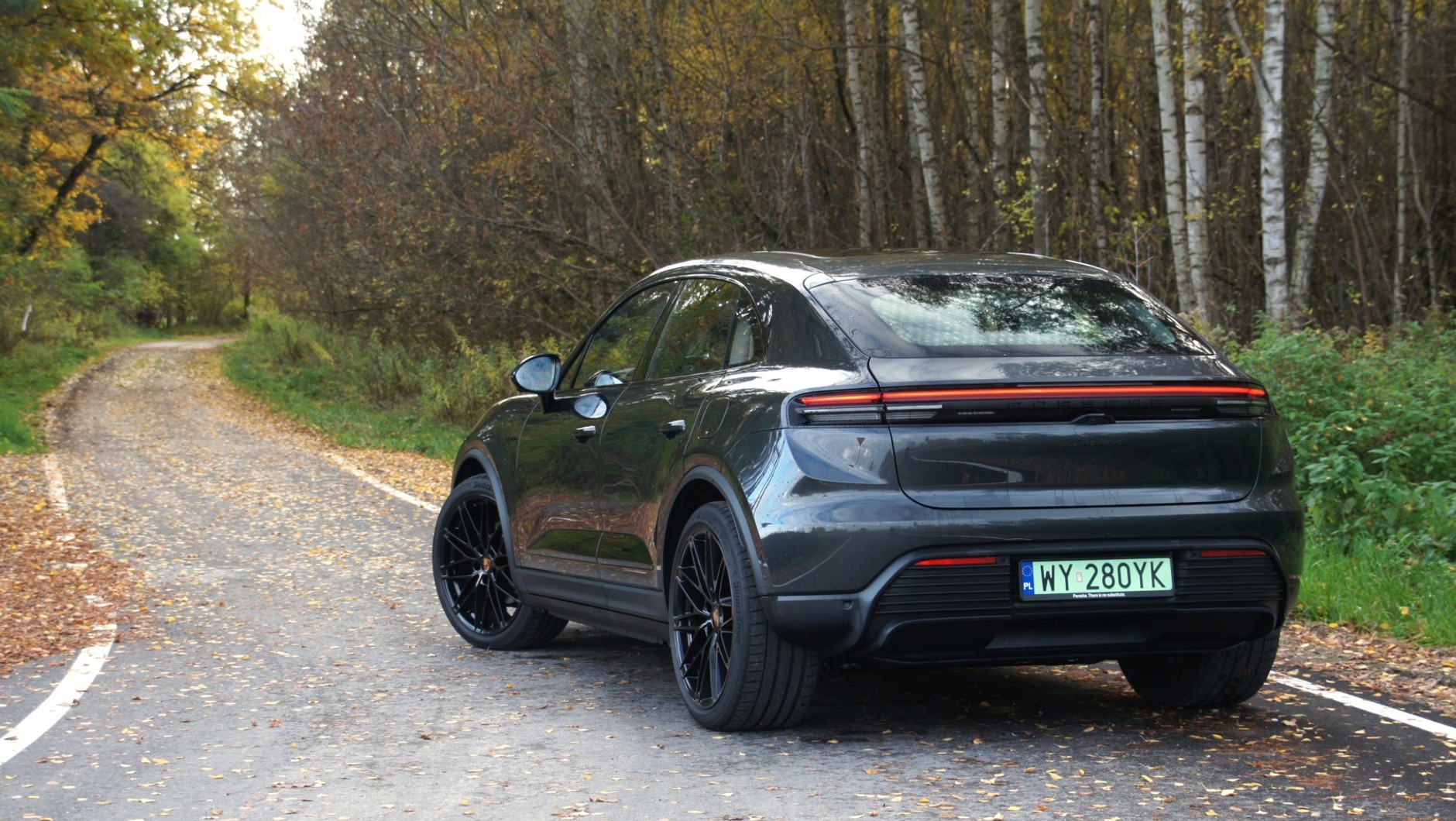 Porsche Macan wgryza się w zakręty aż miło!