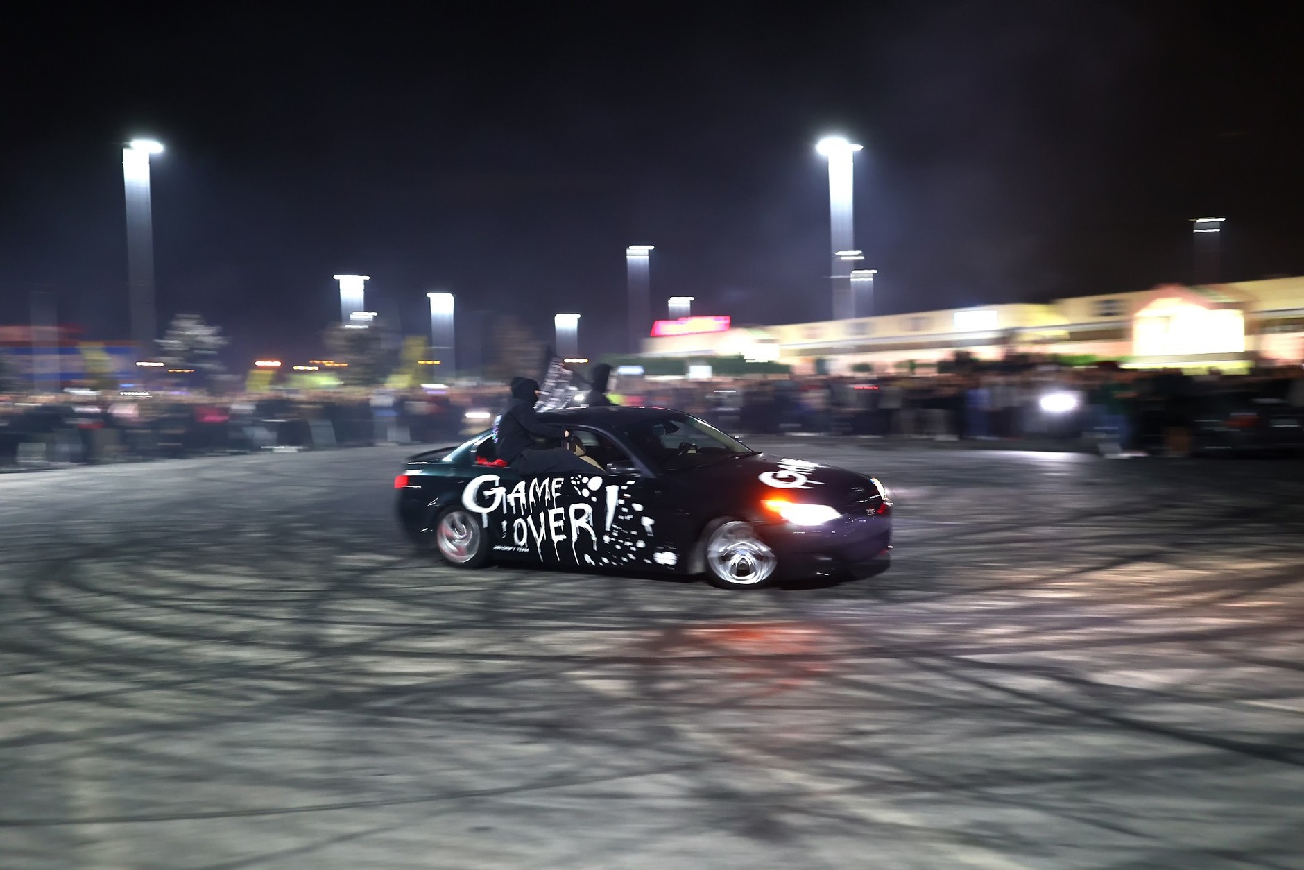 Krytycy mówią wprost: takie nagrania promują patologię w ruchu drogowym