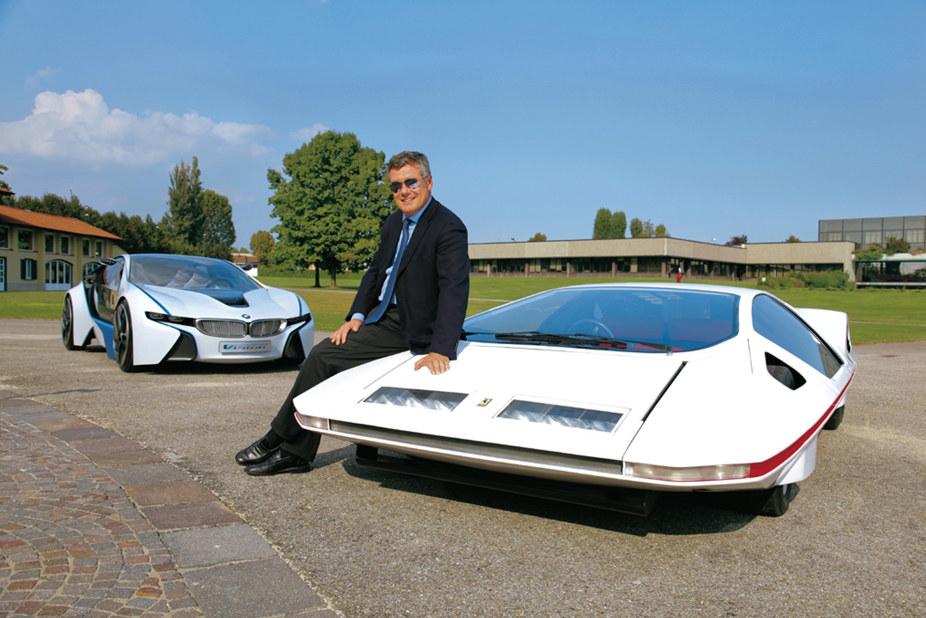 BMW Vision Efficient Dynamics i Pininfarina Modulo - Powrót do przyszłości