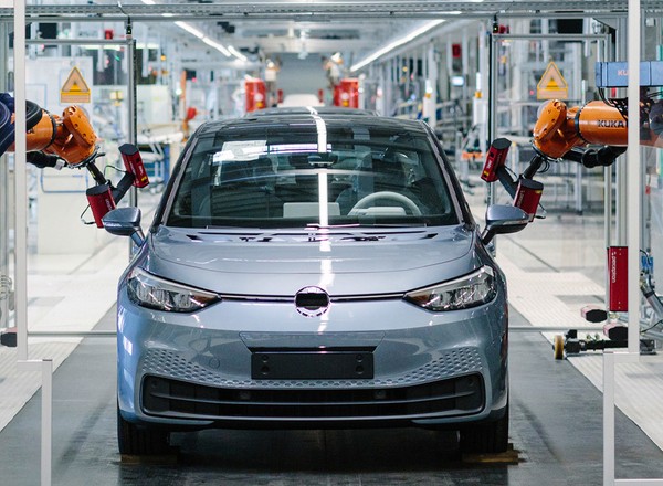 Polskie firmy ucierpią na rozwoju elektromobilności? Muszą się przestawić