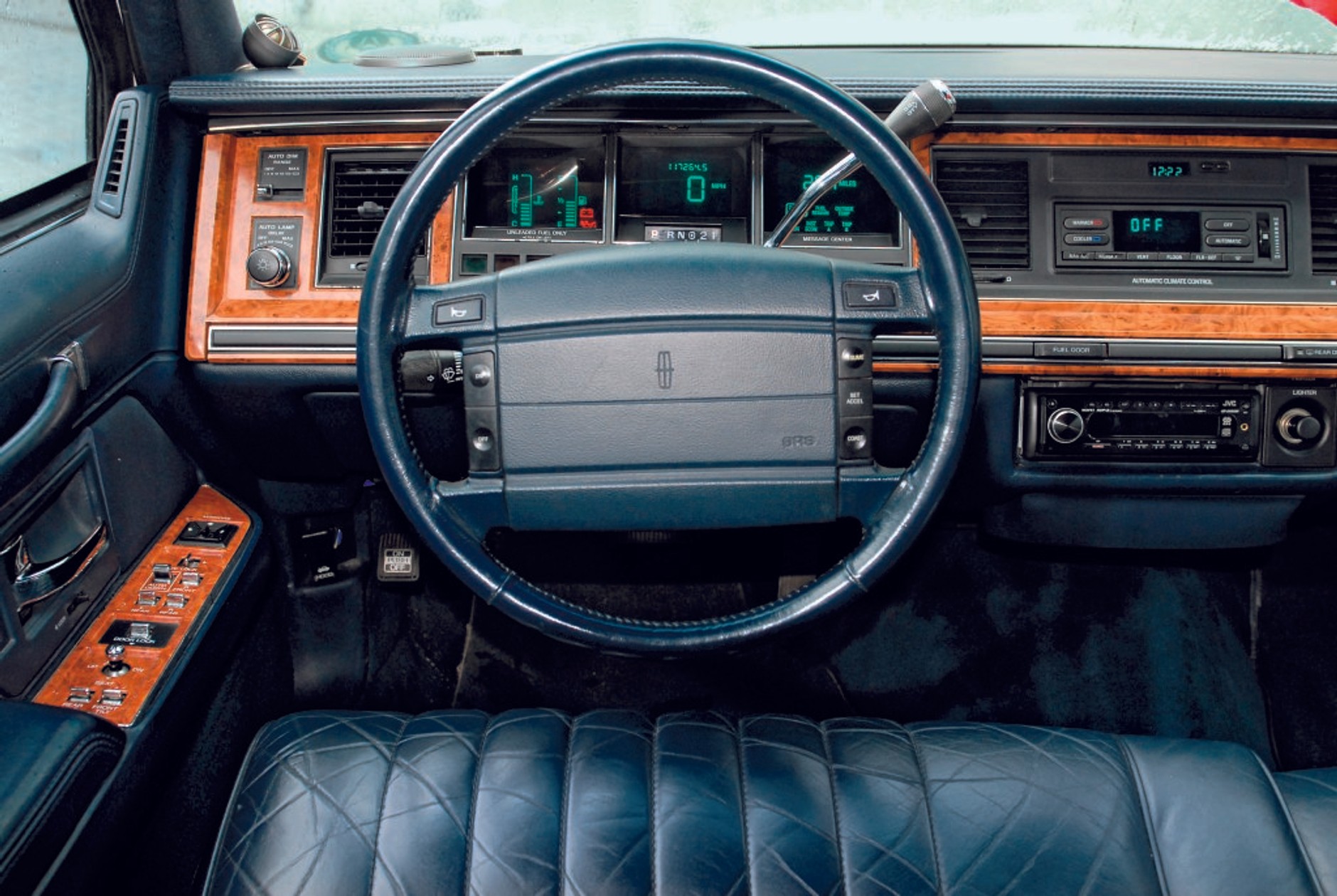 Lincoln Town Car - kanapa na kołach