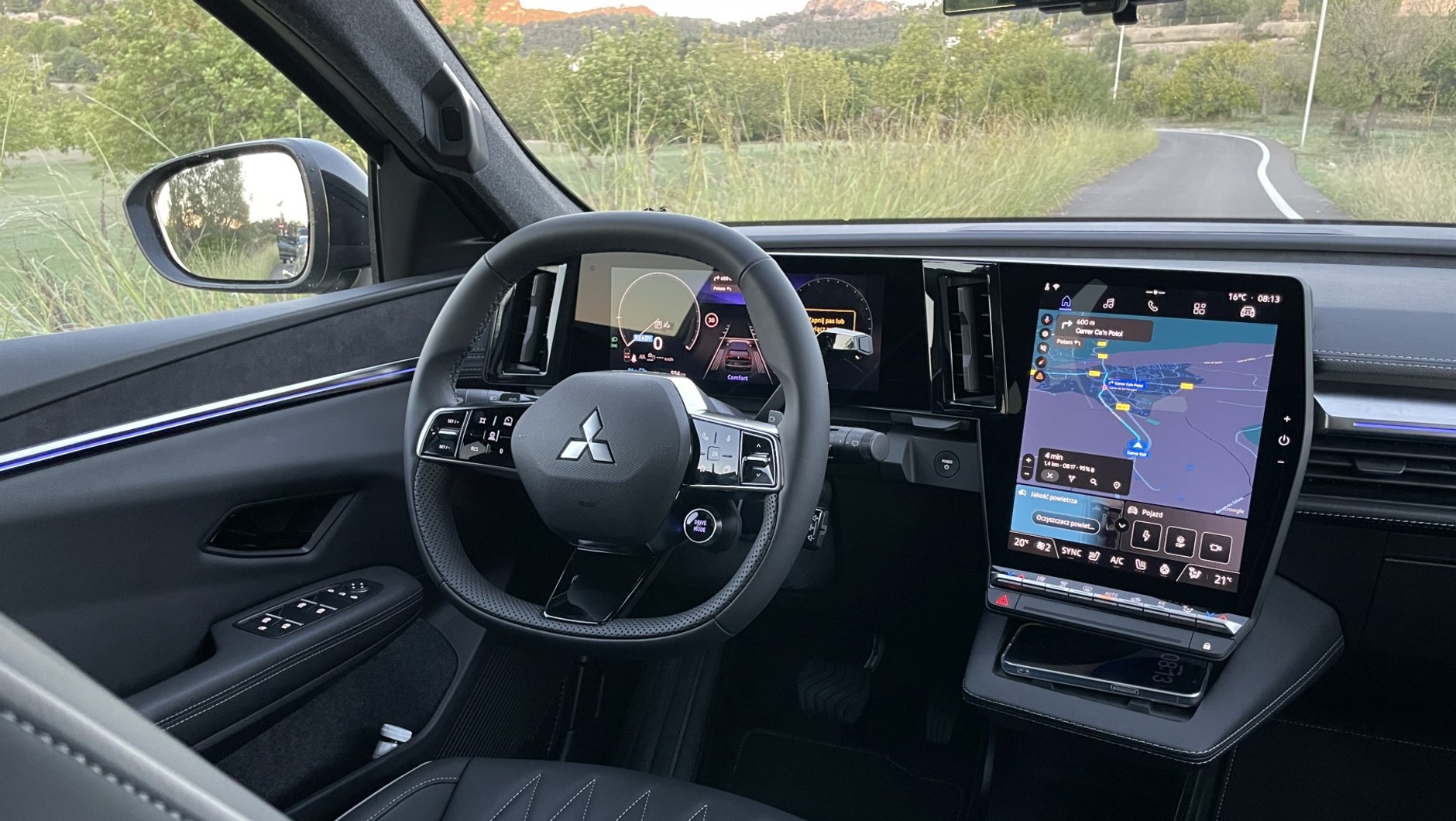 Mitsubishi Eclipse Cross ma znacznie nowocześniejsze wnętrze