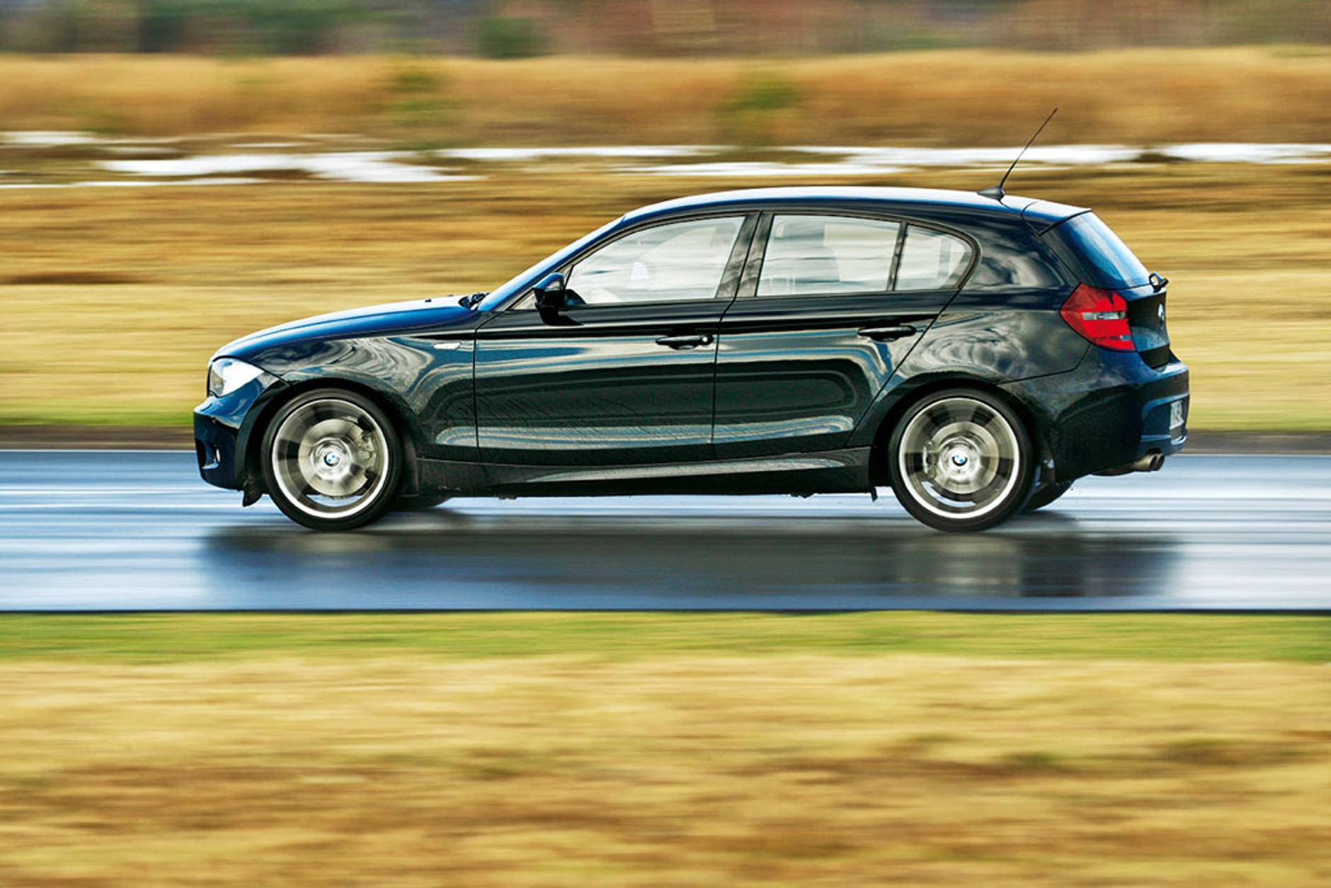 Który nadaje się na przewodnika stada? Pięć supersportowych kompaktów: Mazda 3MPS kontra BMW 130i, VW Golf R, Audi S3 i Seat Leon Cupra