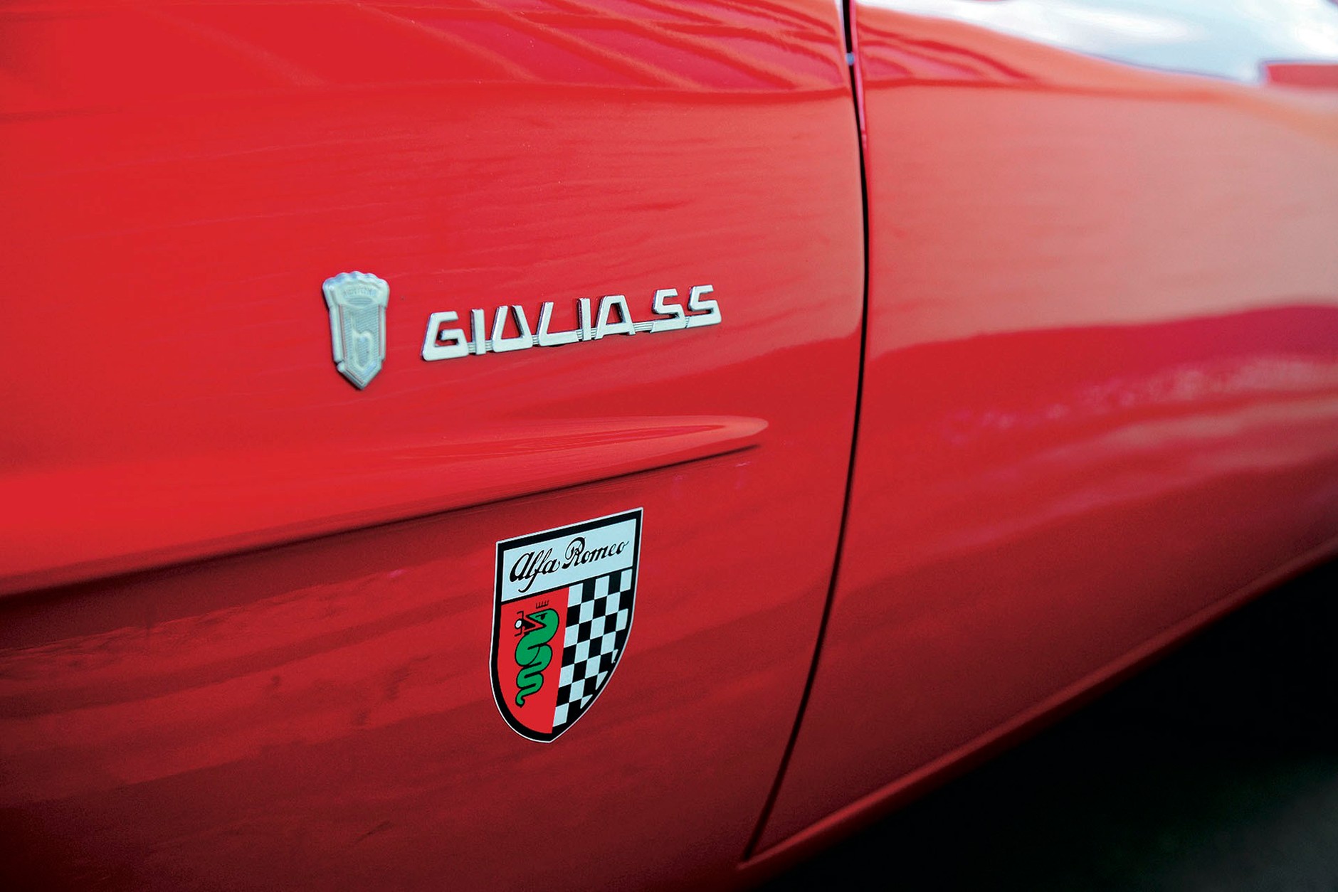 Alfa Romeo Giulia Sprint Speciale - klasyk wiecznie piękny