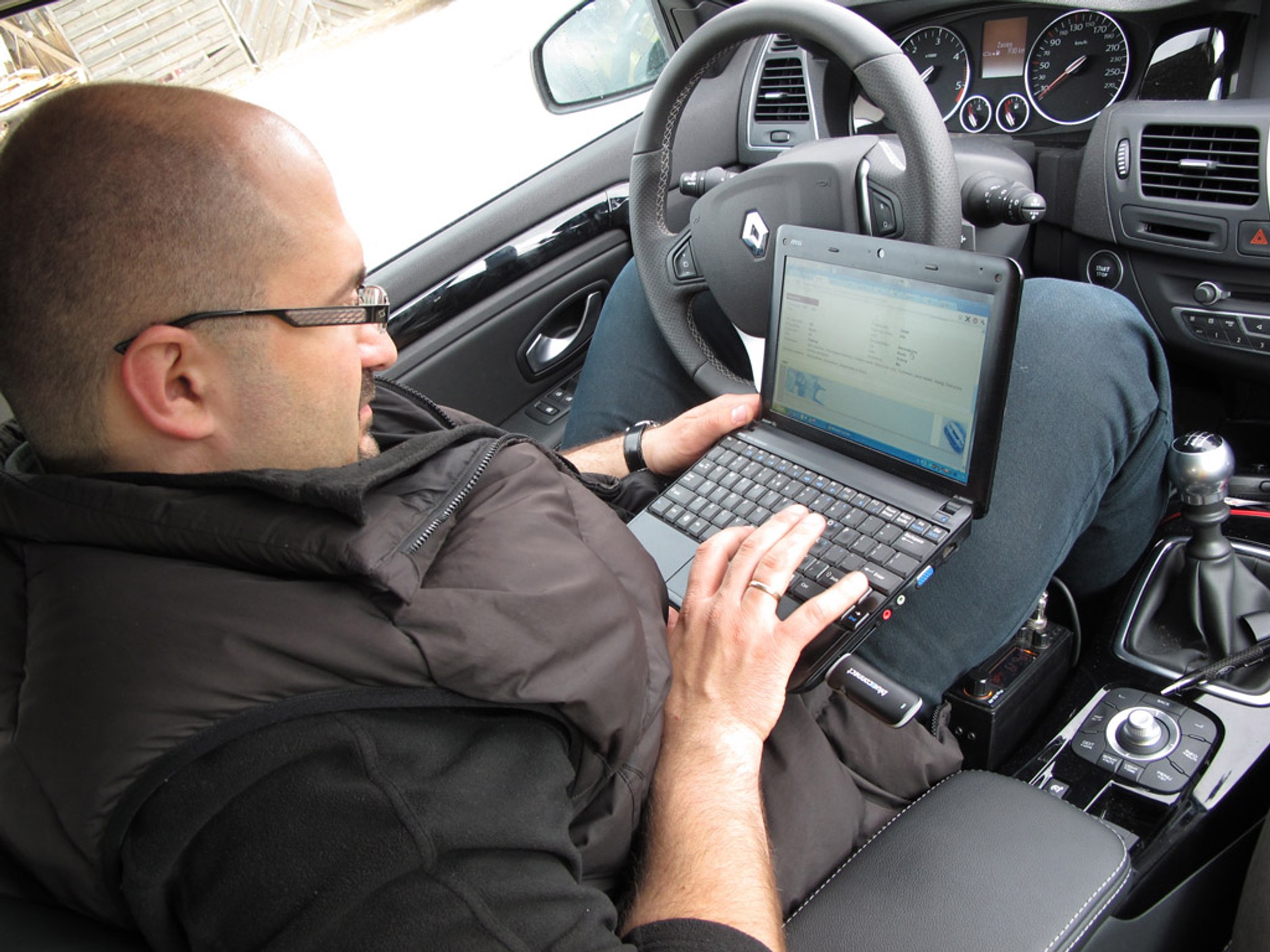 Czy warto jechać daleko po samochód? Zobacz jak sprawdzić ogłoszenie