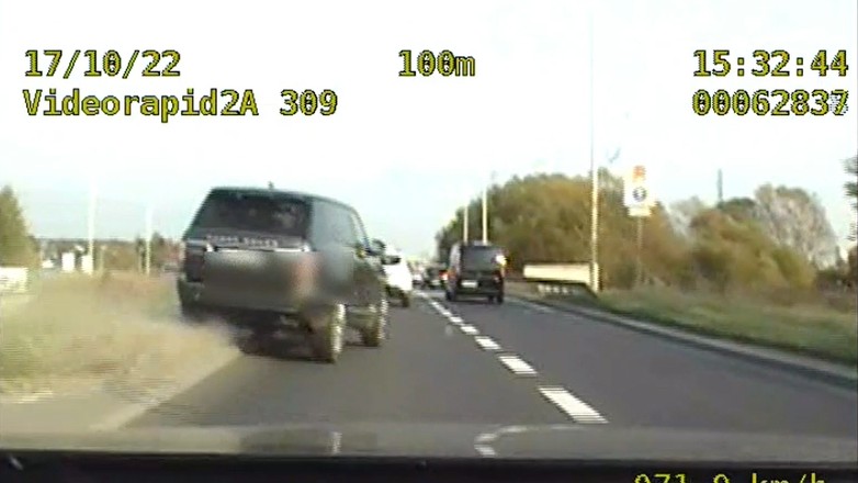 Autem skradzionym w Austrii uciekał przez polskimi policjantami