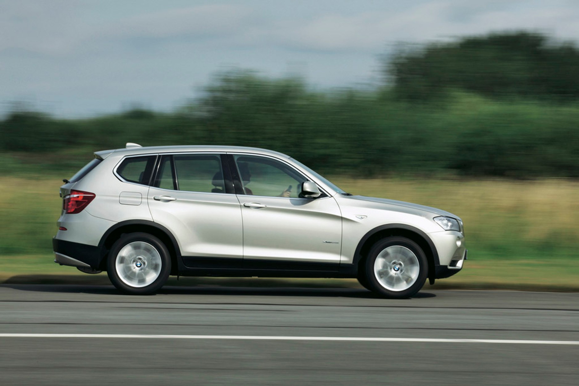 Audi Q5 kontra BMW X3 i VW Tiguan: który SUV okaże się najlepszy