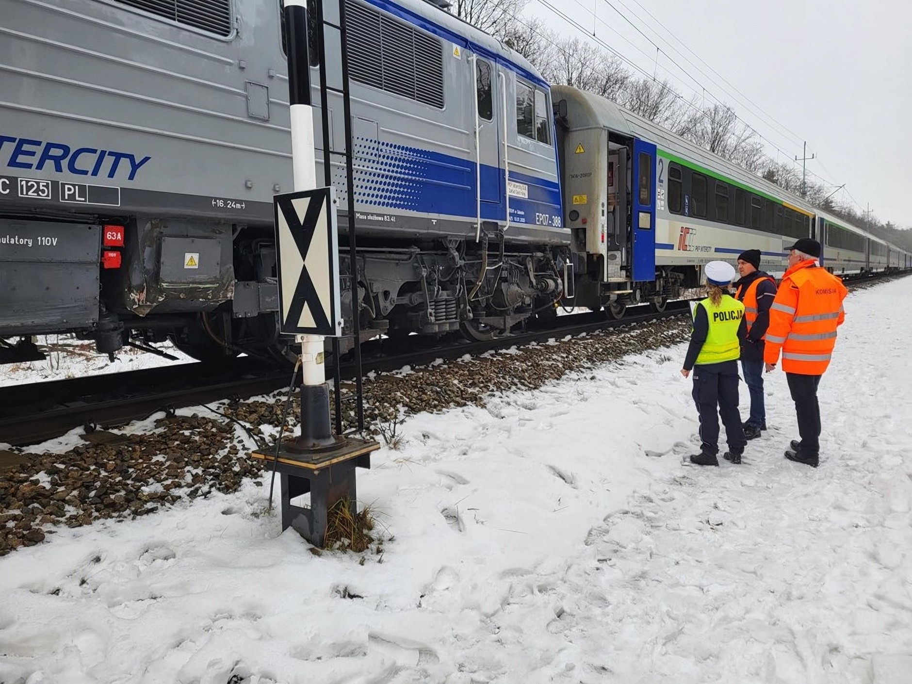 Uszkodzona lokomotywa PKP Intercity