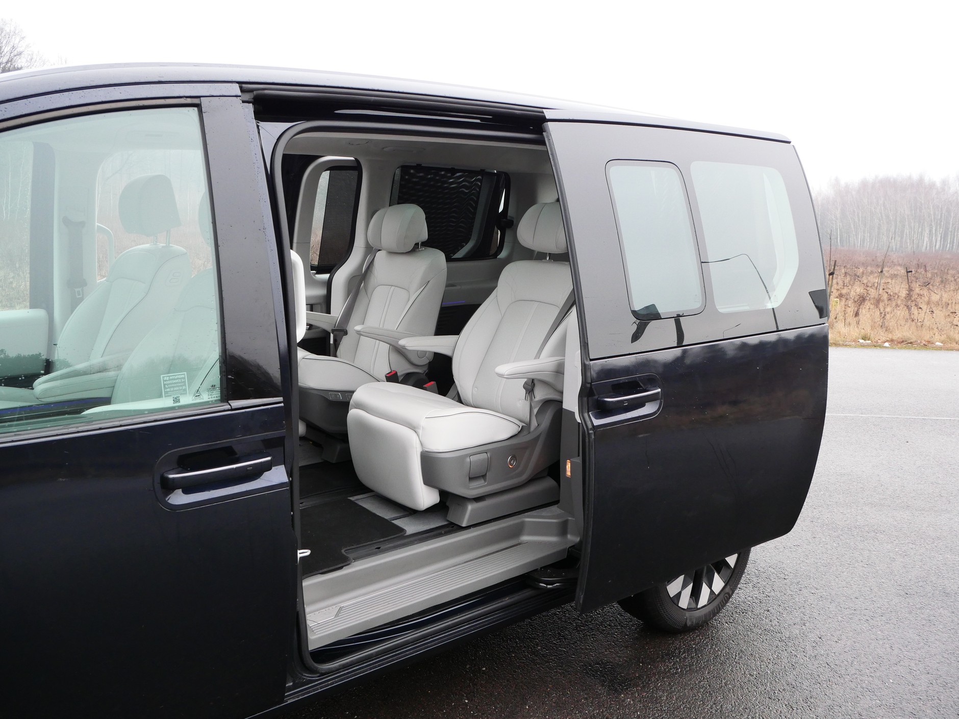 Hyundai Staria 1.6 T-GDi HEV (225 KM) Luxury