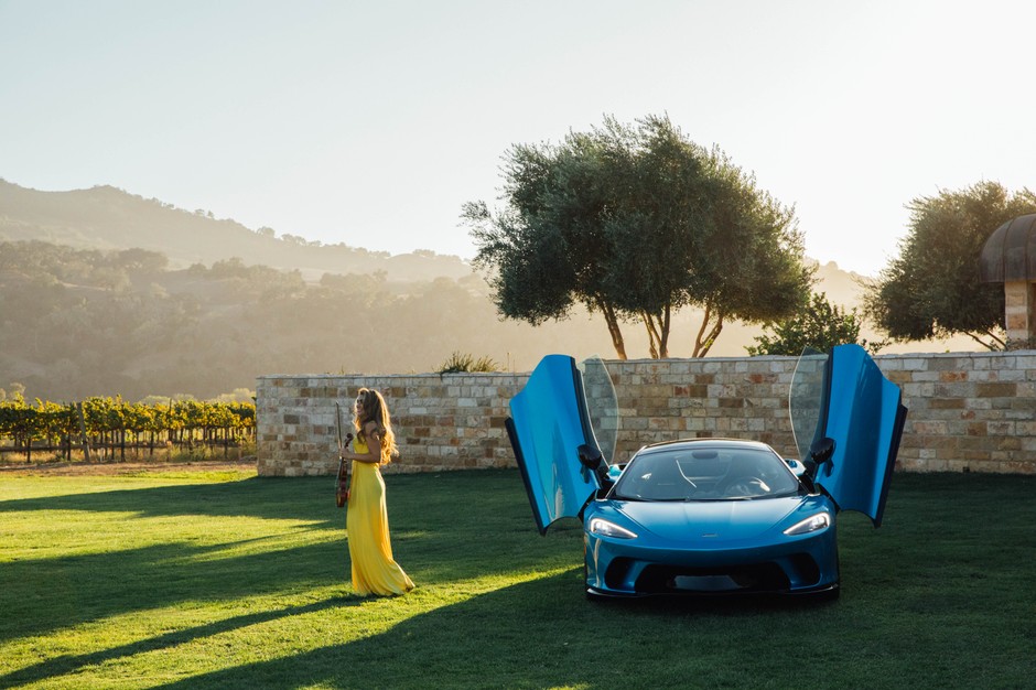 McLaren America życzy wesołych świąt i szczęśliwego nowego roku