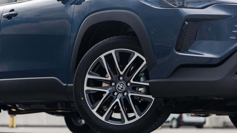 Toyota Corolla Cross Executive 2.0 Hybrid Dynamic Force 178 KM AWD-i e-CVT