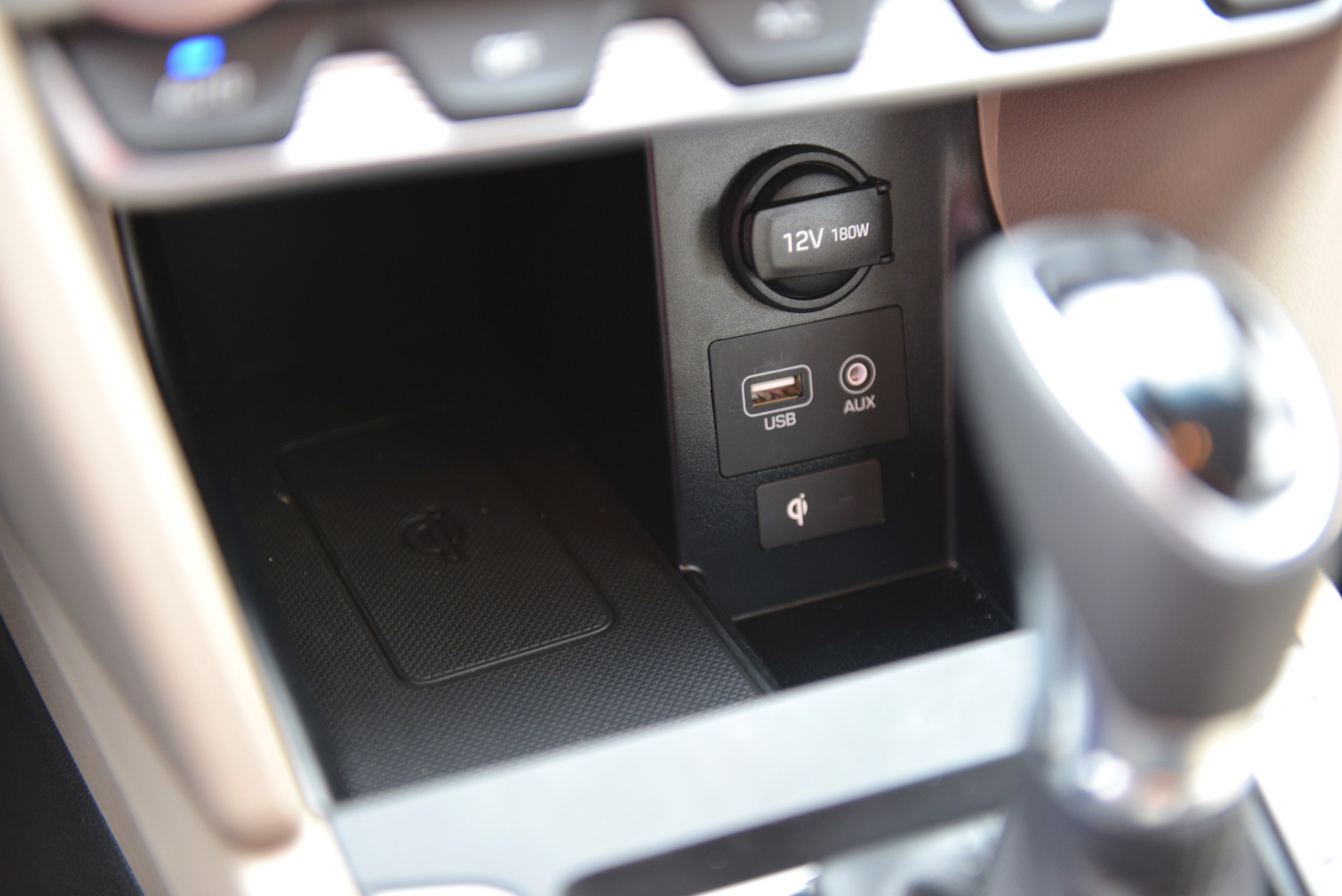 Hyundai Elantra 1.6 6AT