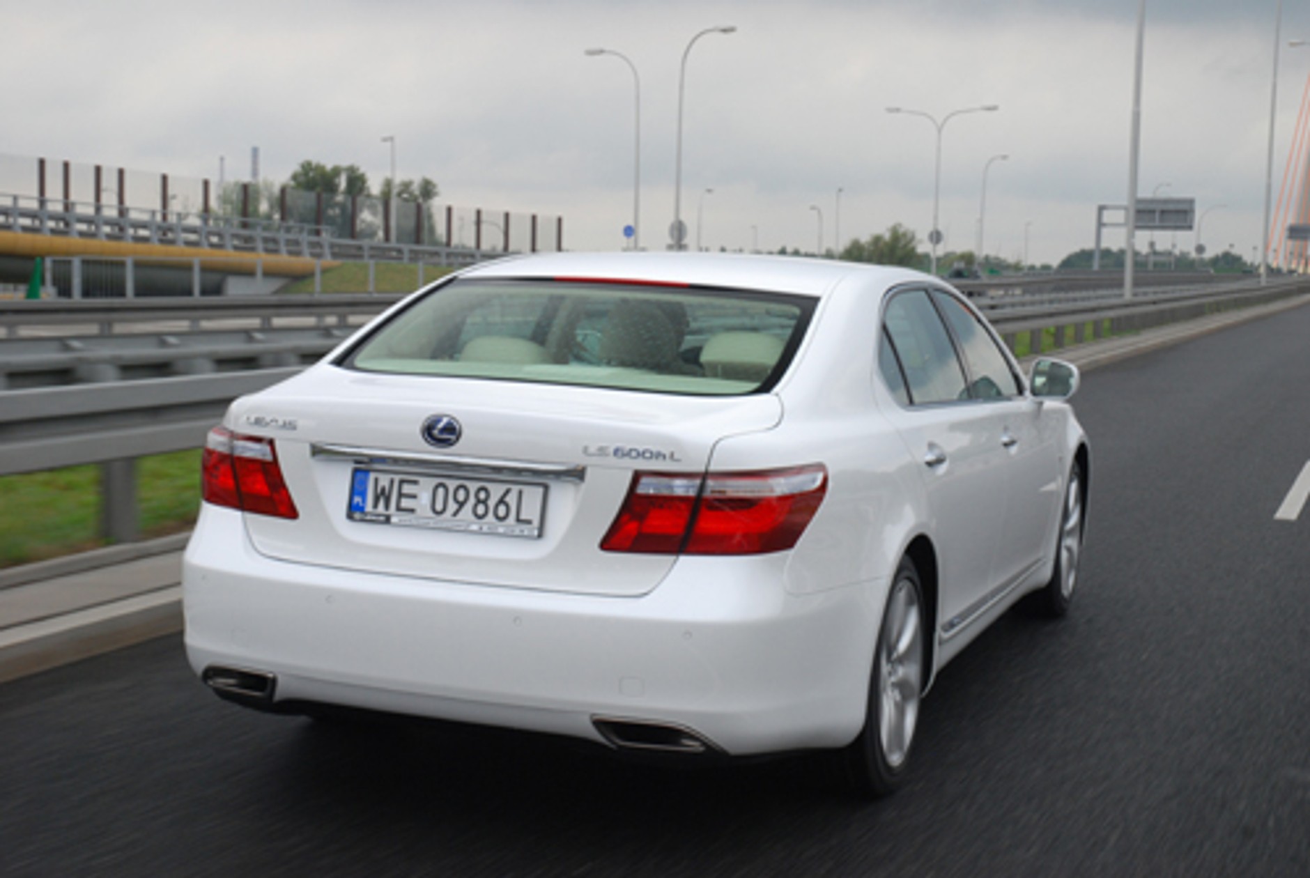 Lexus LS 600h L - Krążownik hybrydowy