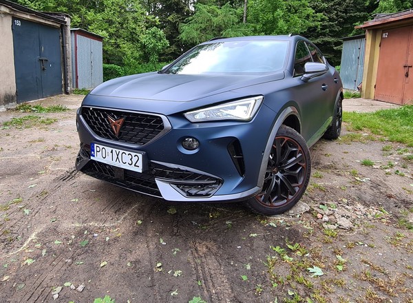 Czy Cupra Formentor VZ pozwala poczuć się jak napastnik Barcelony?