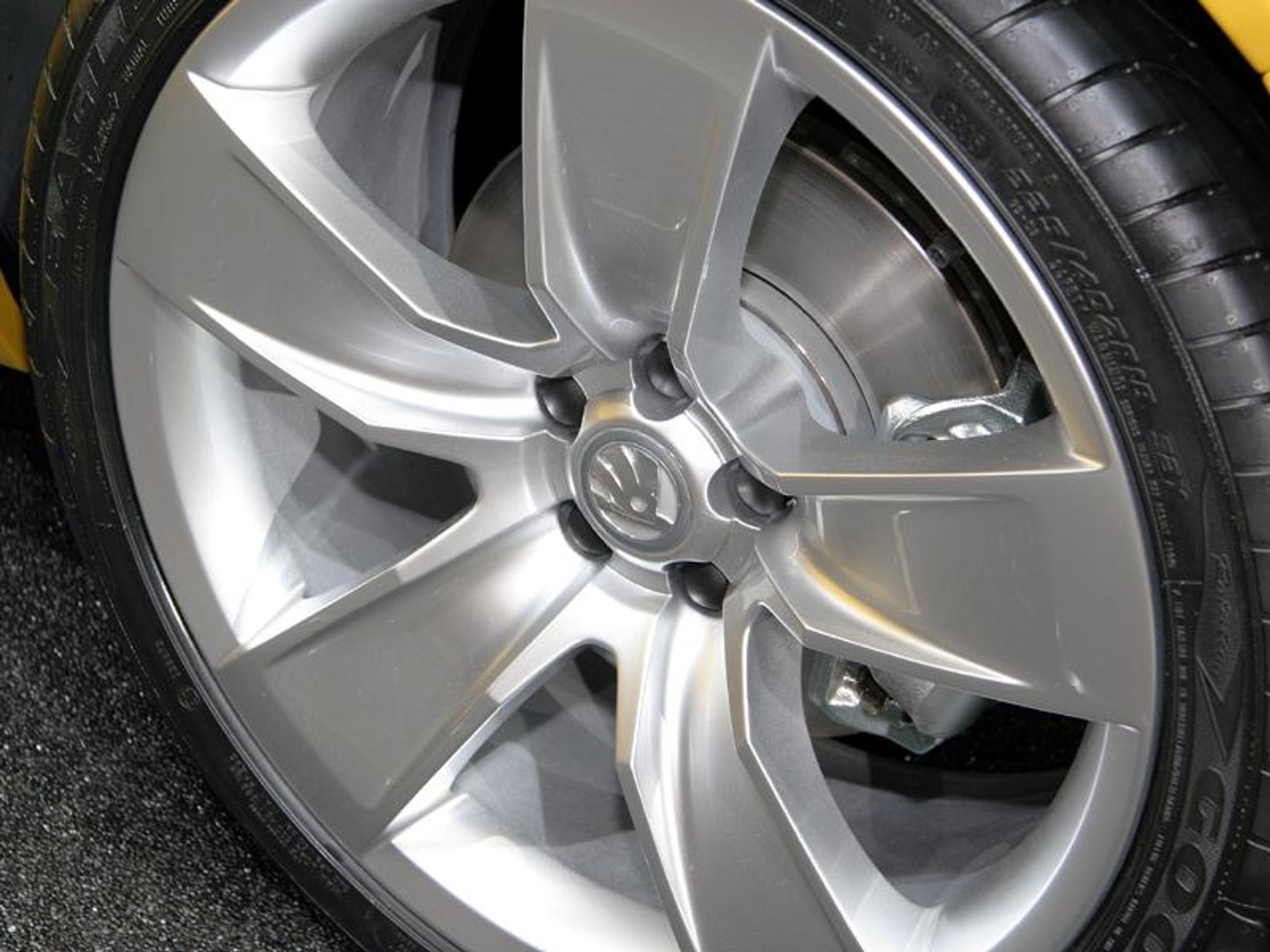 Paryż na żywo: fotogaleria z targów – Skoda Octavia Scout i Skoda Joyster