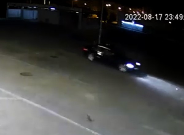 Kierowca BMW chciał poszaleć na placu. To był zły pomysł... [WIDEO]