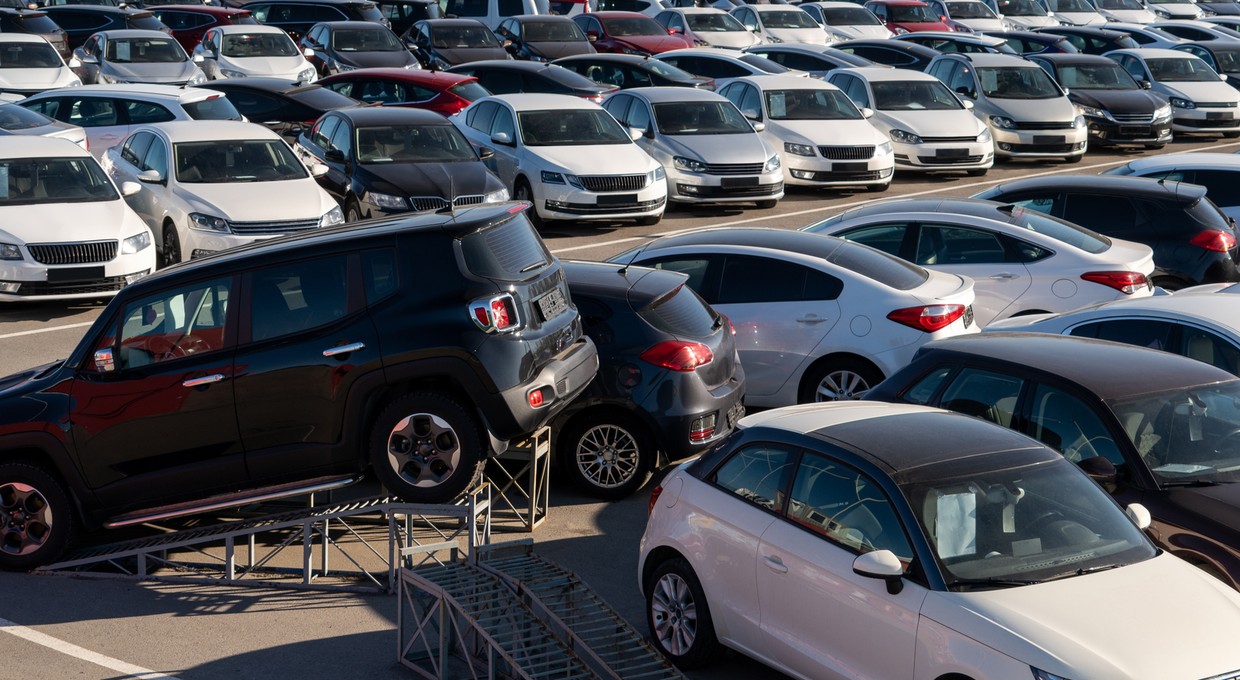 Polskich kierowców nie stać na nowe auta. Prawie 60 proc. zdecyduje się na używane