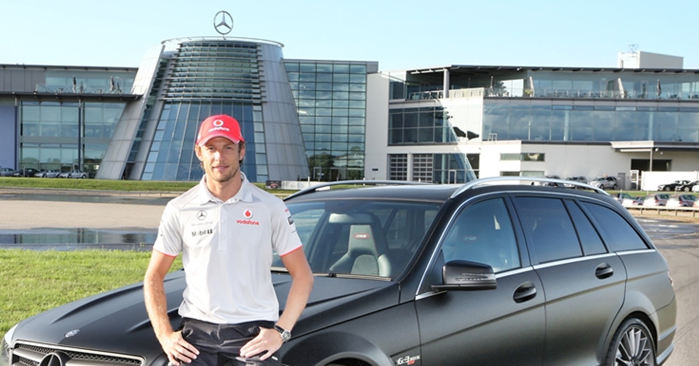 Jenson Button otrzymał rodzinne kombi