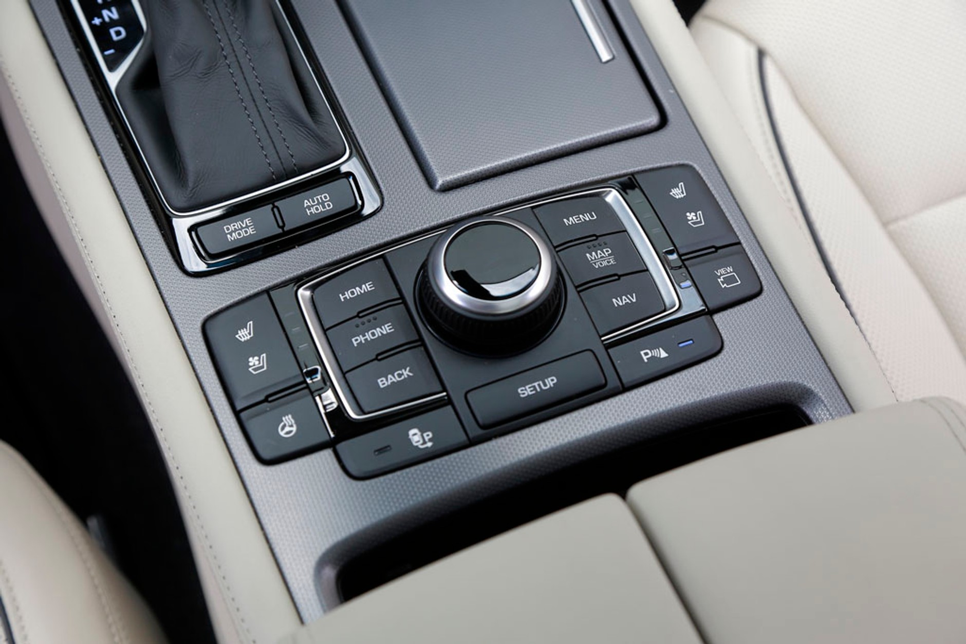 Hyundai Genesis 3.8: Prestiż po koreańsku