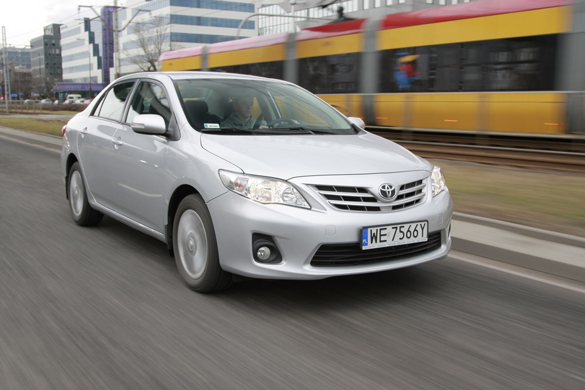 Ford Focus kontra Toyota Corolla i Mitsubishi Lancer: kompaktowy sedan? Dlaczego nie!