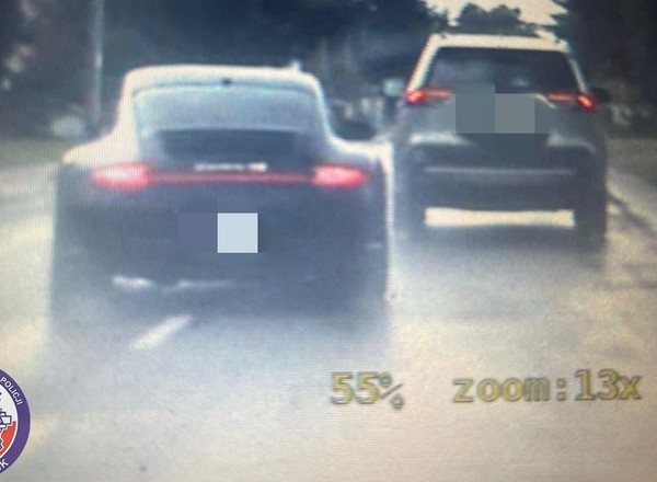 Kierowca Porsche omal nie stracił prawa jazdy. Policjanci zauważyli coś jeszcze