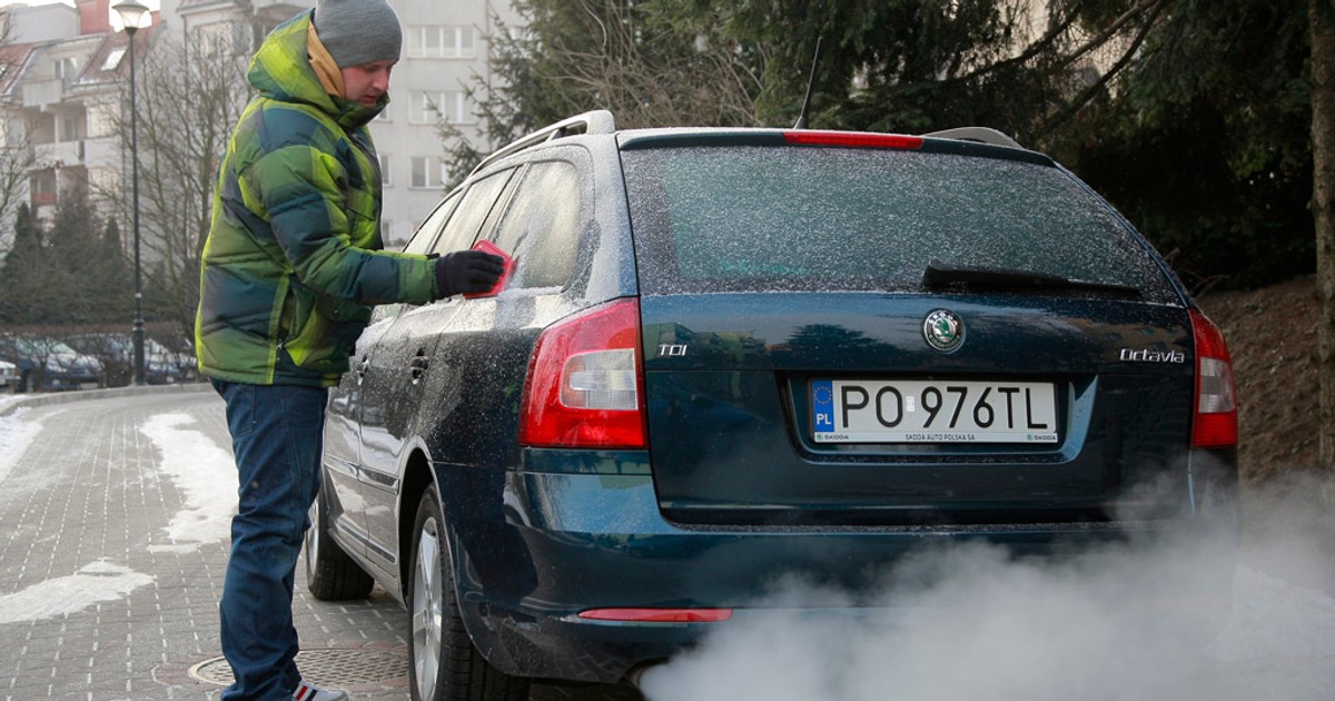 W chłodne dni warto wietrzyć auto. Szczególnie przed nocą