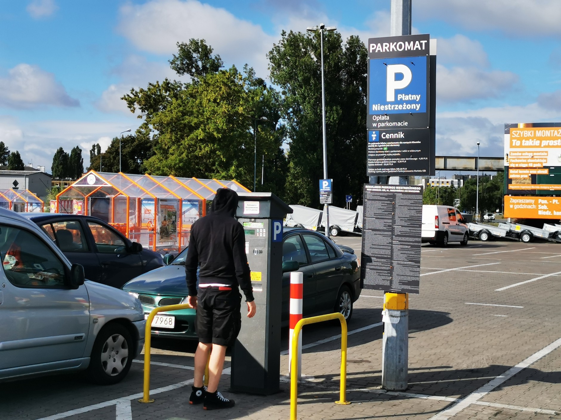Parking płatny pod sklepem OBI