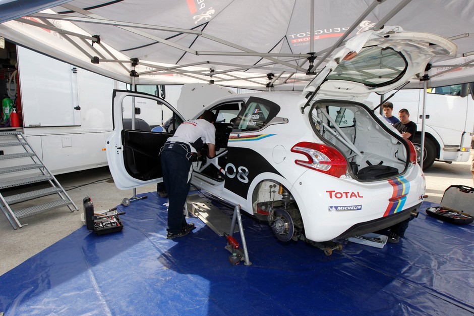 Peugeot 208 R2 na Ulster Rally