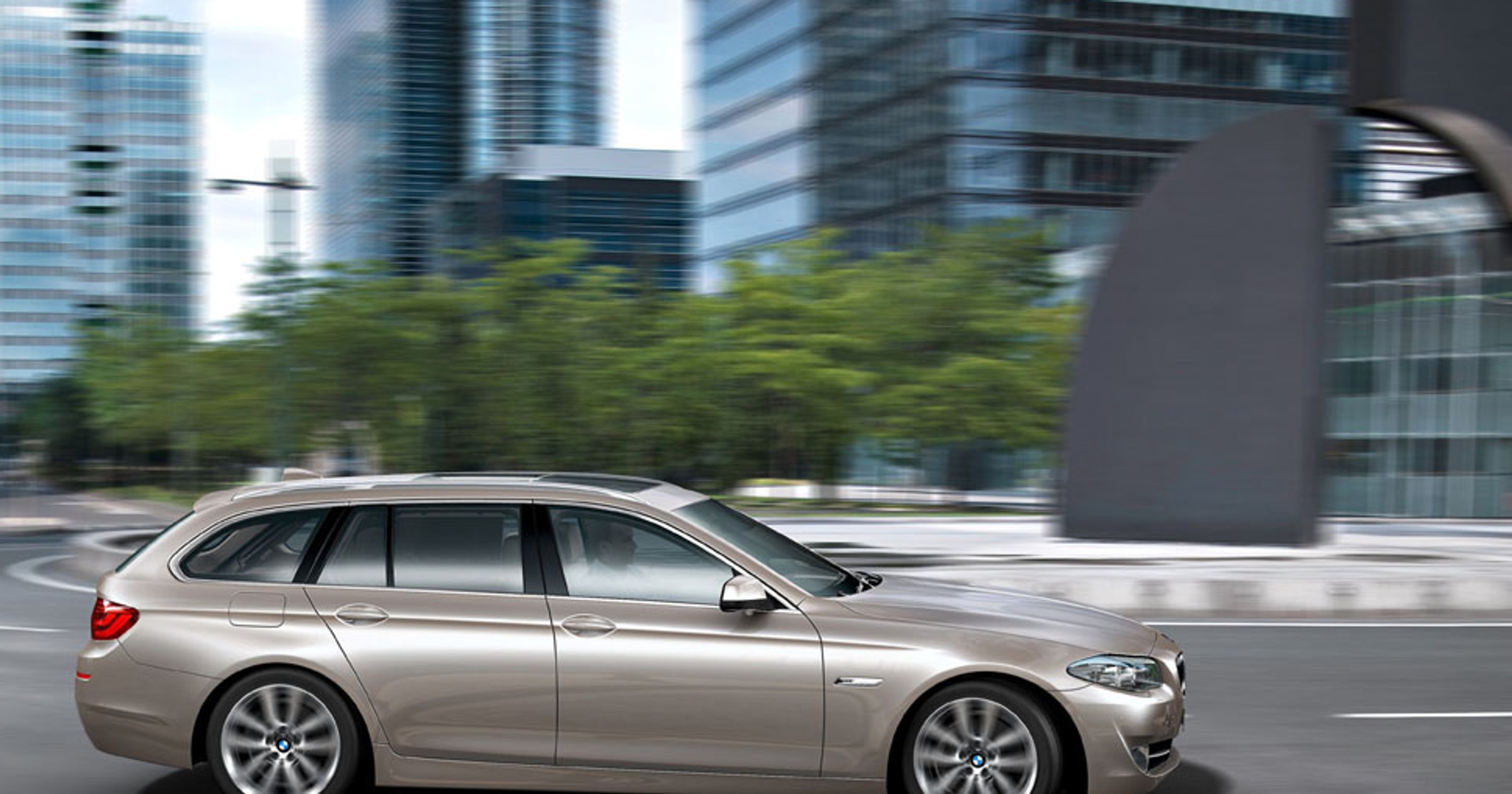 BMW 5 Touring - Funkcjonalność w klasie wyższej