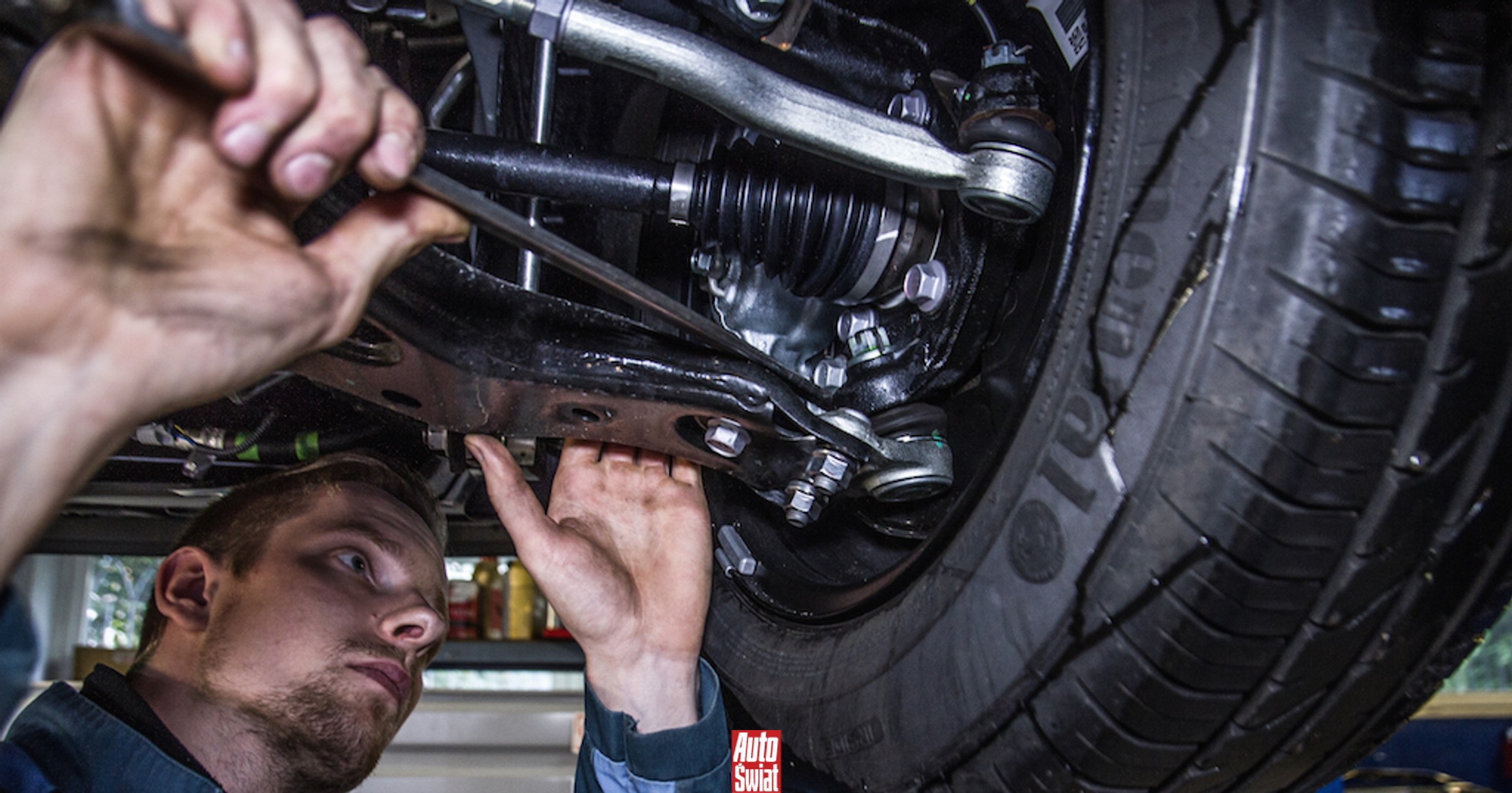 Diler ci tego nie powie: możesz serwisować auto na gwarancji poza ASO, ale...