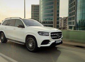 Strefa czystego transportu to za mało? Radni Lewicy chcą zakazu wjazdu SUV-ów do Warszawy