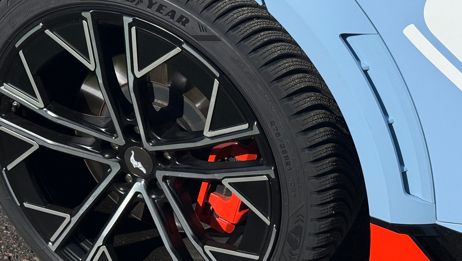 Goodyear Vector All Season 4 – nawet w przypadku samochodów o ekstremalnej mocy daje sobie znakomicie radę