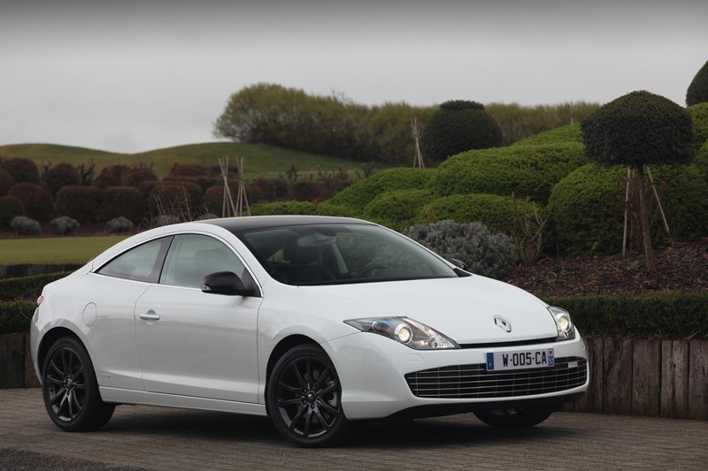 Renault Laguna Coupé Monaco GP – czarno-białe bóstwo