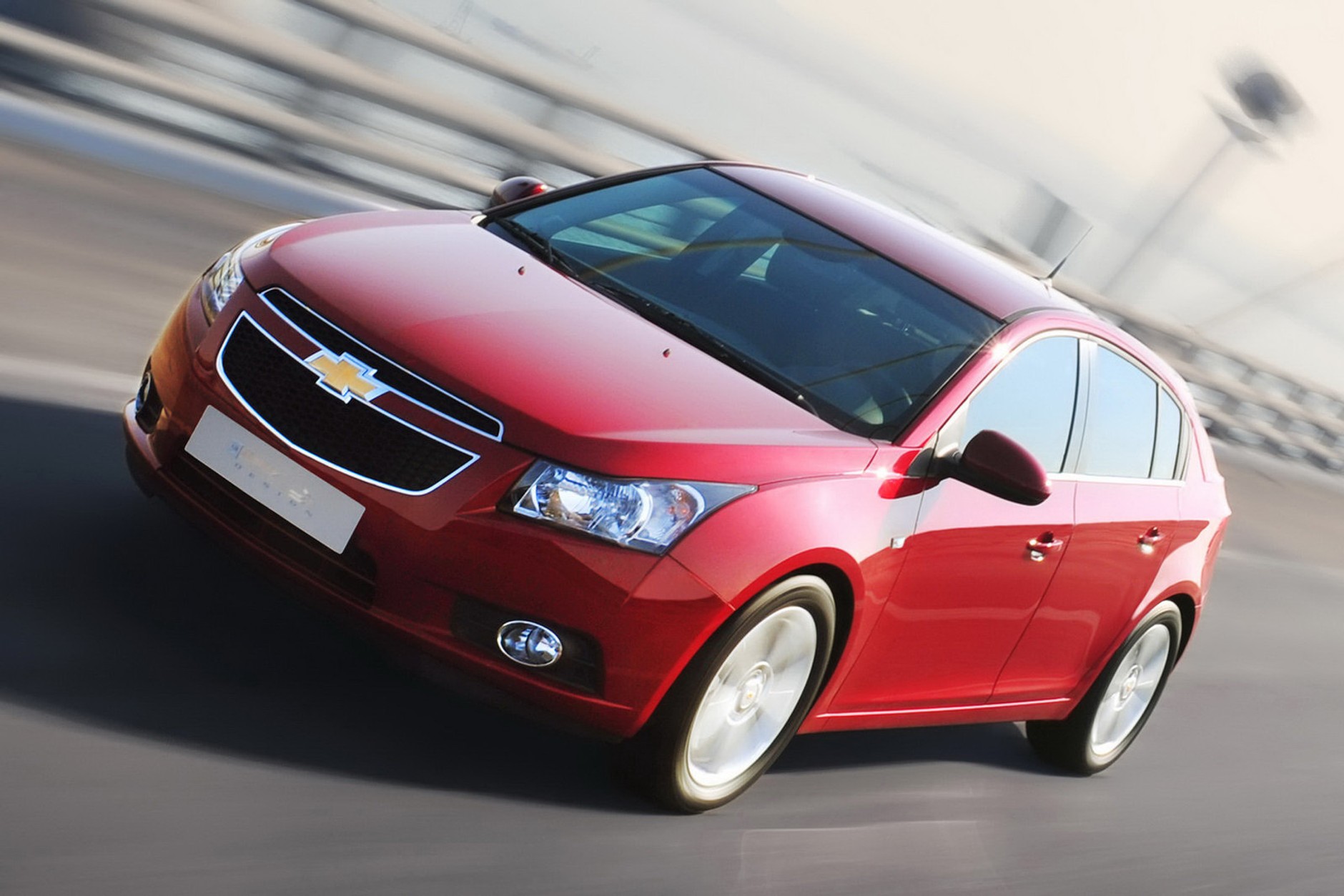 Produkcyjny Chevrolet Cruze hatchback na zdjęciach