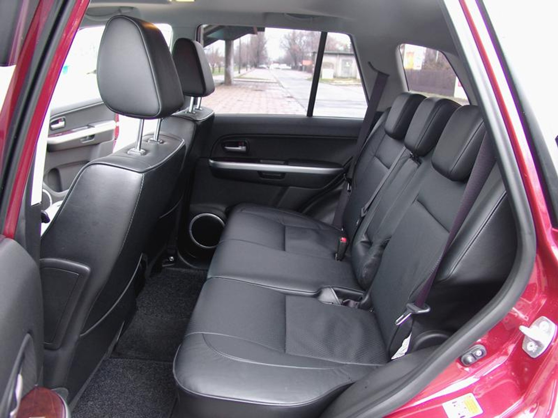 Suzuki Grand Vitara 2.0i DX 5d: terenowy atleta