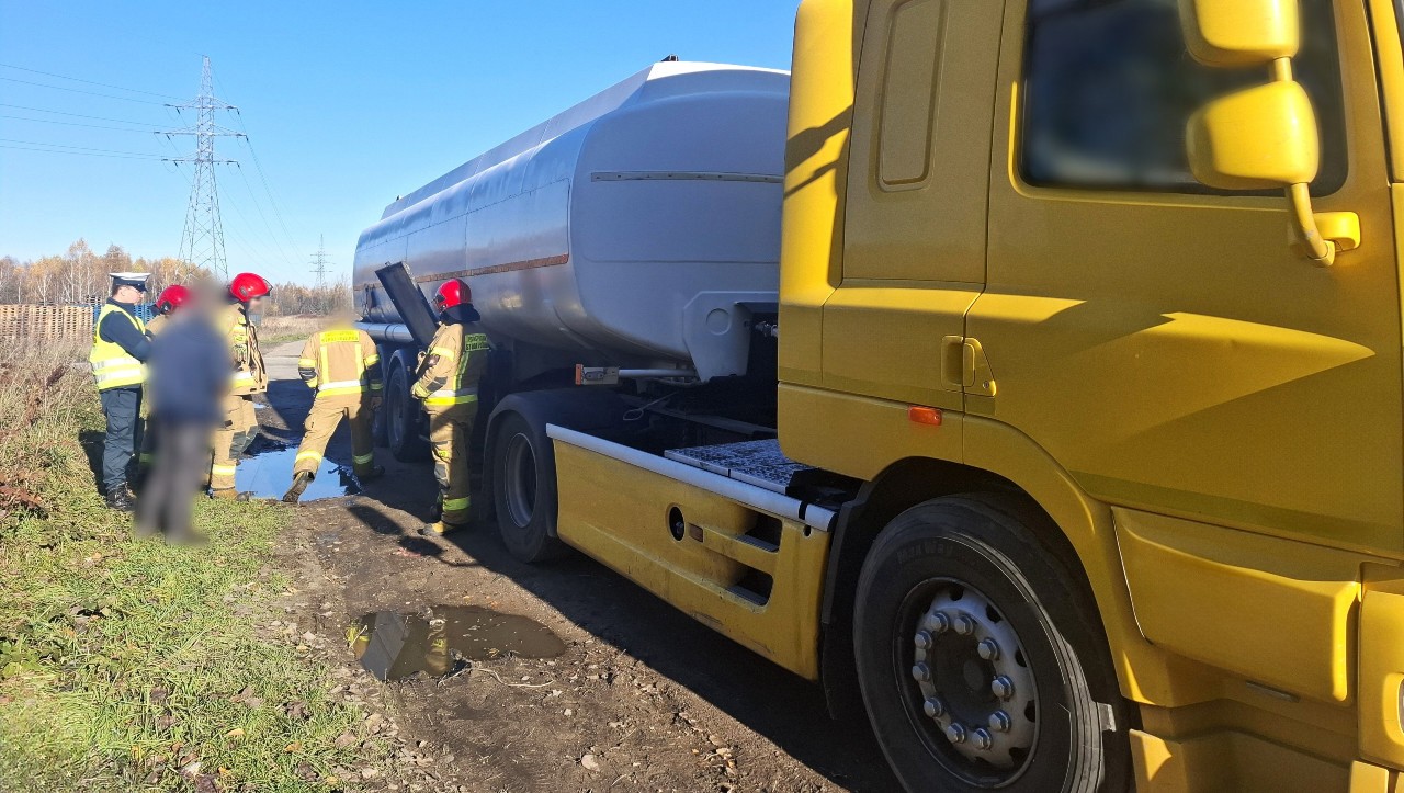 Kontrola ITD. Z cysterny wyciekało paliwo
