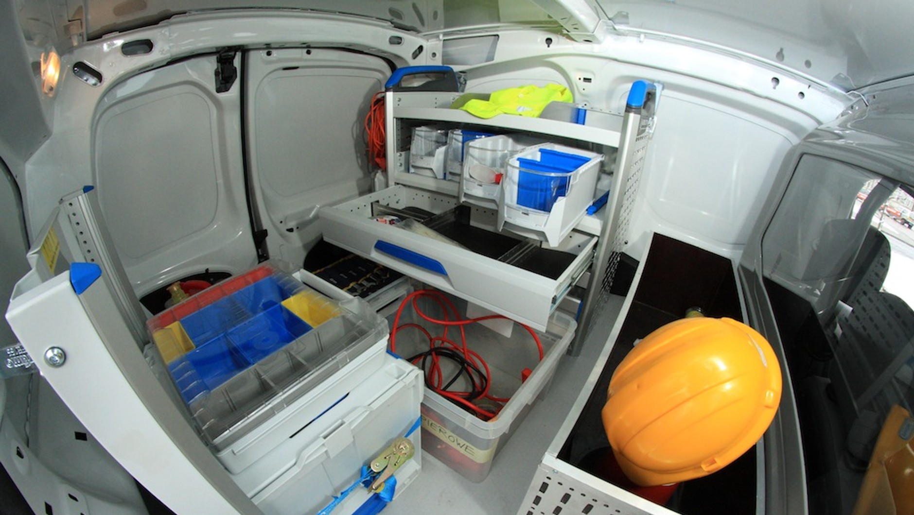 Zabudowa warsztatowa w Citroenie Berlingo