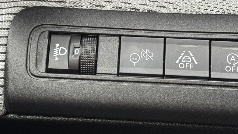 Funkcja ostrzegania przed przekraczaniem prędkości - wyłączanie, przycisk