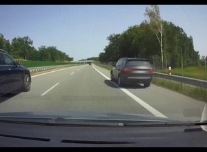 Kierowcę BMW poniosła fantazja na ekspresówce [WIDEO]