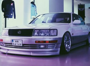 Pezet sprzedaje swojego Lexusa LS400. Raper jeździł nim od lat