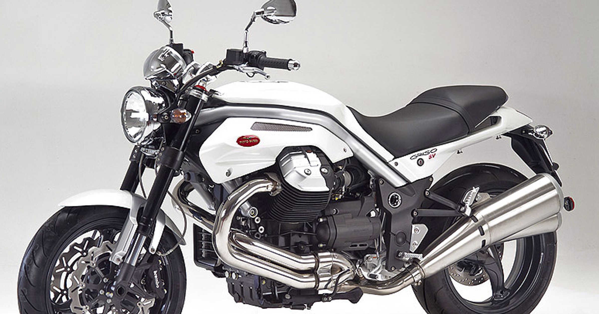 Moto Guzzi Griso 1200 8V: biały streetfighter w wersji seryjnej