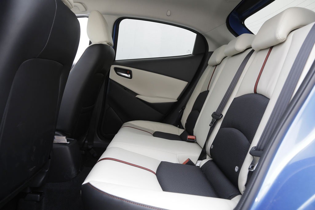 Wygodnie, ale drogo - test Mazdy 2 1.5 Skyactiv-G