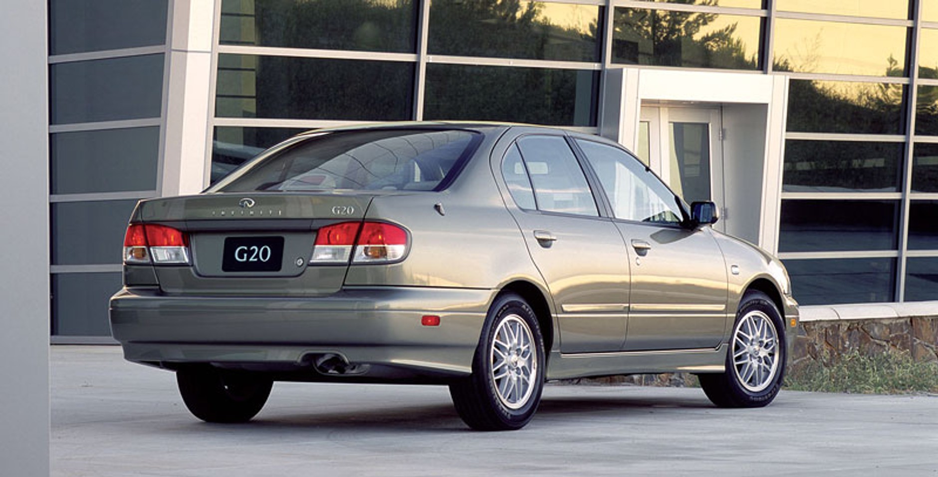 Infiniti: luksusowa marka Nissana świętuje dwudziestolecie