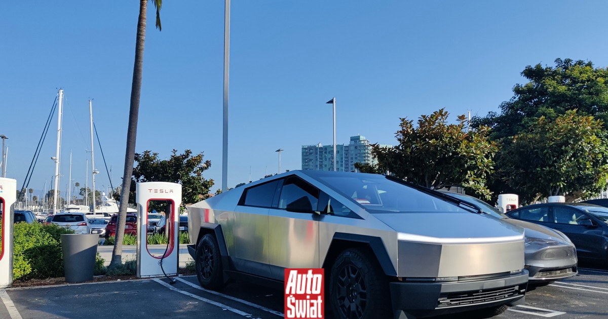 Tesla Cybertruck na wojskowym poligonie. Nietypowe zastosowanie elektrycznego pick-upa