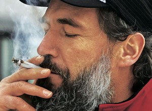 Posłowie chcą wprowadzić limit THC dla kierowców. Ministerstwo odpowiada