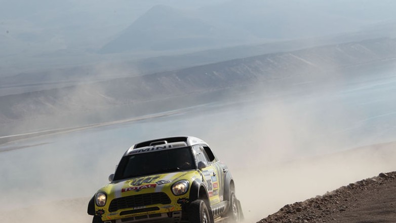 Dakar 2013: ciężarówka bez skrzyni, Małysz traci oddech (13. etap, wyniki, galeria)