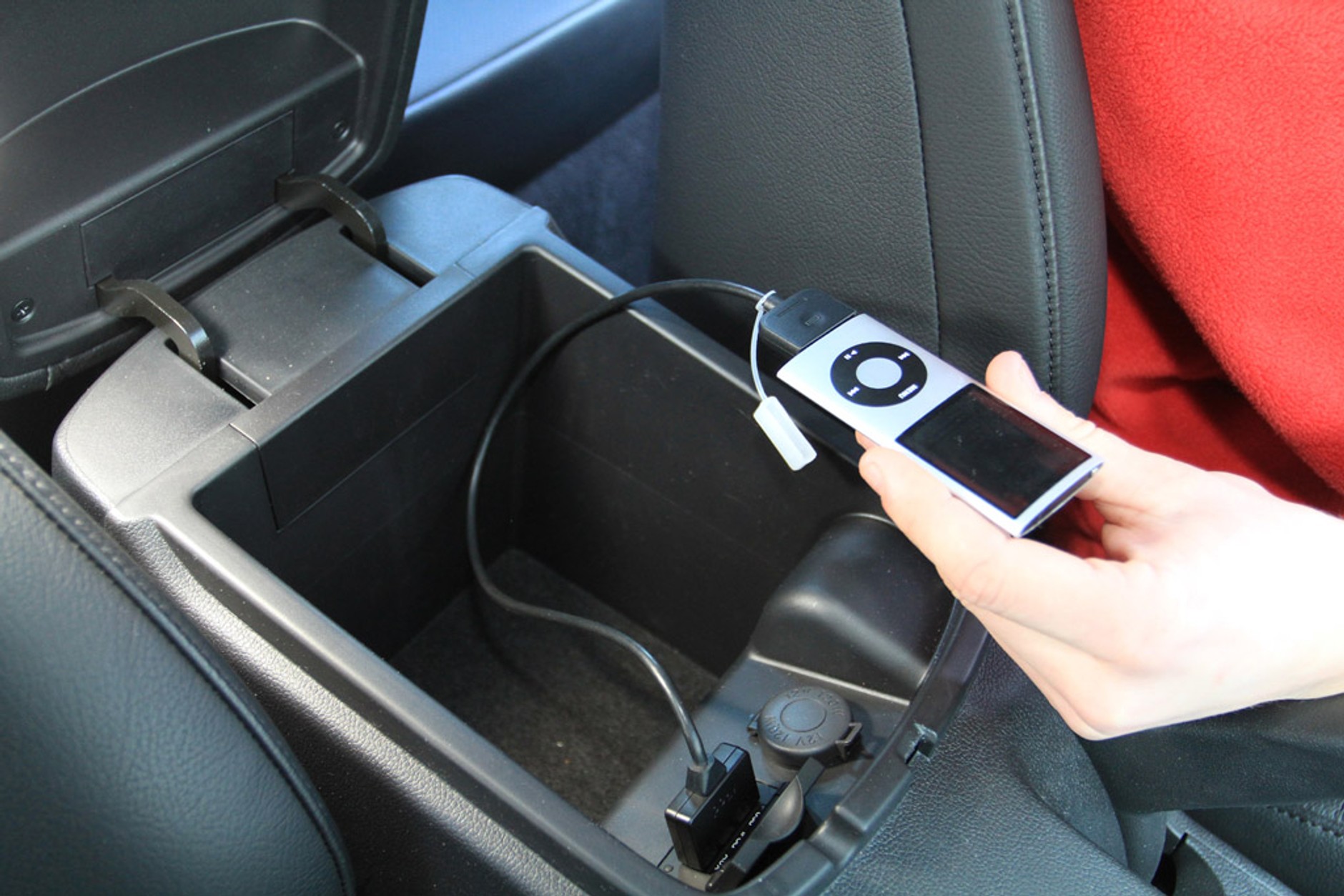 Hyundai Genesis Coupe: czerwony palacz gumy