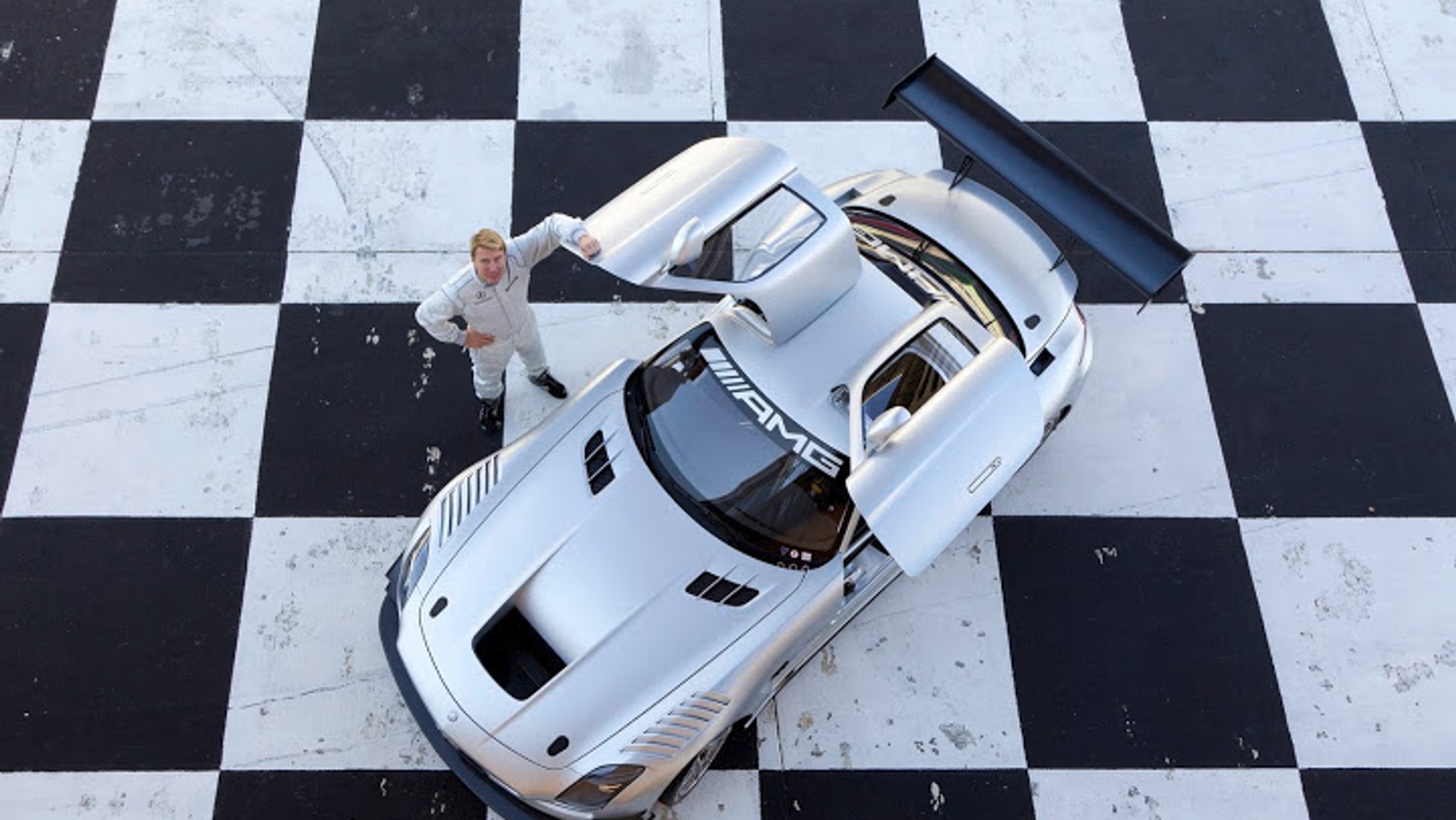 Mika Häkkinen za kierownicą Mercedesa SLS AMG GT3