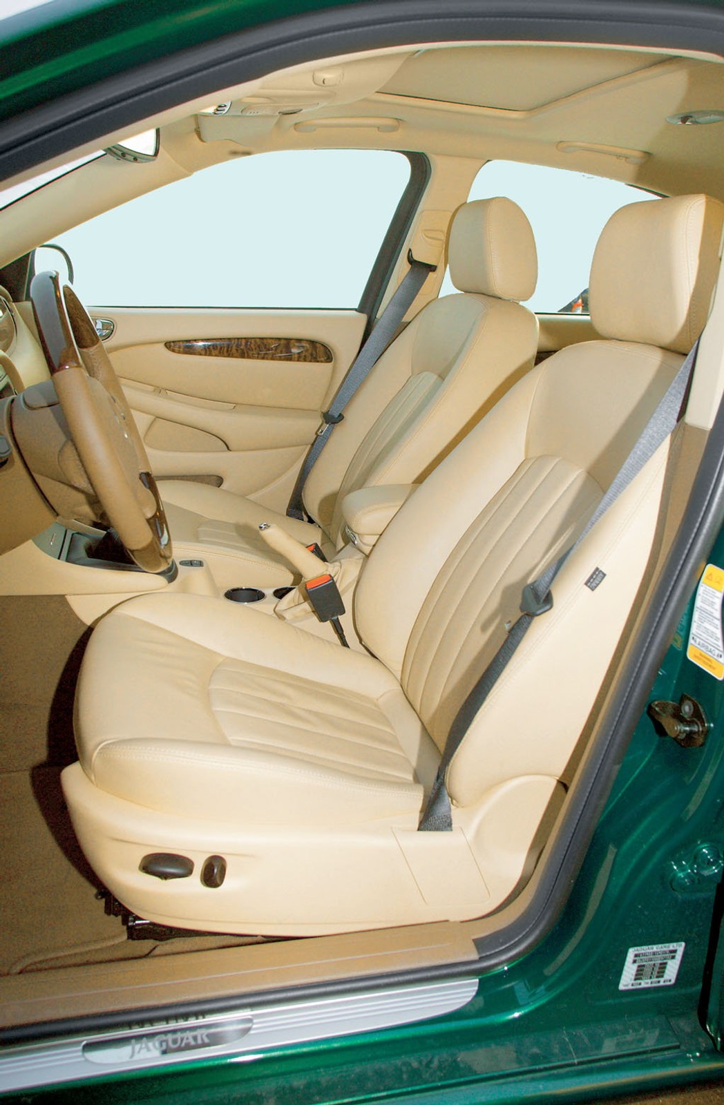 Jaguar X-Type 2.0 D - tani wstęp do klasy biznes